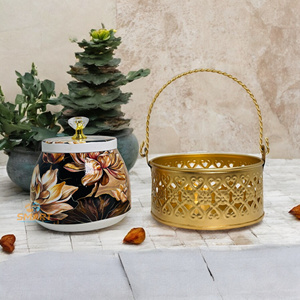 Pot à fruits secs imprimé en fer Pichwai Design avec panier décoratif pour le stockage des aliments et les cadeaux - Product Image 2