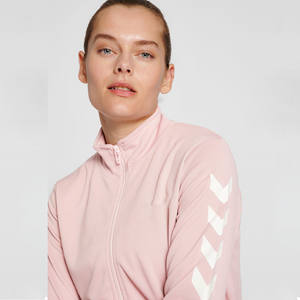 Survêtement de sport léger pour femme 100% polyester imprimé avec logo brodé personnalisé, séchage rapide, respirant, pour le quotidien, la gym et le yoga - Product Image 3