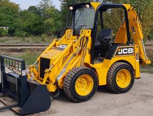 รถตักล้อยาง JCB 1CX สำหรับงานหนัก พร้อมโครงสร้างที่ทนทาน ความสามารถในการขุดที่ทรงพลัง และการควบคุมที่ราบรื่น สำหรับขาย - Product Image 4