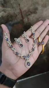 Conjunto de Collar y Pendientes de Latón con Acabado Mate para Mujer, Acabado Premium, Estilo Minimalista, Perfecto para Fiestas y Eventos Formales - Product Image 2