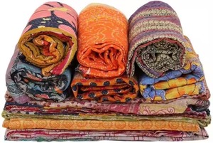 Boho Kantha ผ้าห่มผ้าฝ้ายแบบกลับด้านได้ทำด้วยมือผ้าห่มเย็บปะลายดอกไม้วินเทจชนเผ่าอินเดีย Gudari หลากสี