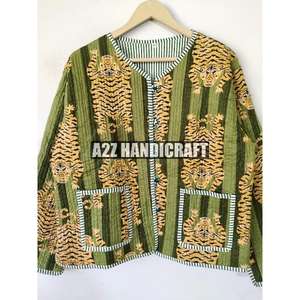 Veste Kimono réversible en coton matelassé pour femmes de créateur Broderie ouverte sur le devant Bouton de manteau de demoiselle d'honneur court pour l'hiver - Product Image 3