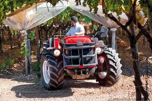 Tracteur Antonio Carraro 4WD 89 ch - Super bas, grandes roues arrière - Product Image 3