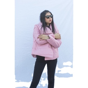 Chaqueta acolchada de alta calidad al por mayor para mujer, chaqueta vaquera, chaqueta de burbujas de invierno, ropa para correr a la moda, cuello vuelto - Product Image 1