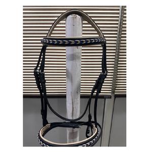 Brida de caballo de cuero de alta calidad más vendida con diseño elegante y nuevo acolchado natural disponible a un precio asequible de la India - Product Image 1