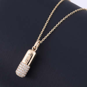 Collier médical en moissanite avec pendentif en forme de pilule solide, souvenir médical, bijoux fabriqués en laboratoire, argent 925 plaqué rhodium - Product Image 6