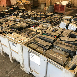 Unités automobiles entièrement vidangées, propres et triées pour la récupération et l'exportation de métaux Premier fournisseur de déchets de batteries au plomb à vendre - Product Image 2