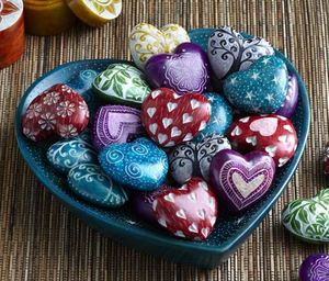 OEM ODM, venta al por mayor, corazón rojo, bandeja de amor, piedra única tallada a mano, artesanías indias, regalos de decoración del hogar modernos de lujo antiguos - Product Image 4