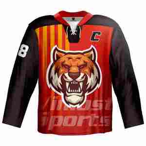 Camiseta de Hockey sobre Hielo Personalizada, Roja y Negra, con Logotipo de Tigre, Gráfico de Ciervo con Camuflaje Dorado, Nombre y Número 28 Bordados, para Hombre, Deportes de Equipo - Product Image 1