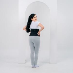 Corset post-partum avec double os de soutien Fleksible et flexibilité complète réglable pour un confort toute la journée - Product Image 1