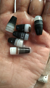 ลูกปัดอาเกตซูเลมาเนียแบบมีแถบ เหมาะสำหรับนักออกแบบเครื่องประดับพื้นเมืองและแบบดั้งเดิม และร้านขายลูกปัด - Product Image 2