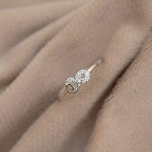 Anillo fino ligero minimalista de Plata de Ley 925 con Zirconia cúbica CZ para compromiso de mujer boda o aniversario - Product Image 2