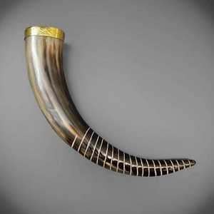 Auténtica taza de cuerno para beber vikingo con grabado y soporte para cerveza, vino, hidromiel, cerveza, jarra de cuerno para beber - Product Image 5