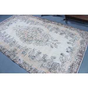 Tapis turc vintage, grand tapis de 5,6 x 9,6 pieds, tapis floral gris et blanc - Product Image 4