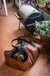 Portador de leña de cuero resistente Bolsa de transporte de madera resistente de 20kg Propósito especial para chimenea - Product Image 4