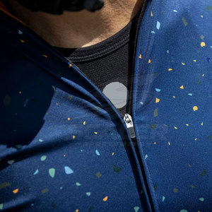 Maillot de cyclisme à manches courtes pour l'automne et l'hiver, avec tissu résistant au vent et coupe confortable - Product Image 6
