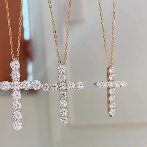 Elegante Colgante de Cruz con Diamante Cultivado en Laboratorio de 3 Quilates para Mujer, Claridad VS, Color EF, Chapado en Oro de 18K y Rodio, Certificado IGI, Fino - Product Image 3