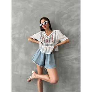 Blusas y Camisas Bordadas Color Gris Crema para Mujer, Producto al por Mayor de Topshow - Product Image 1