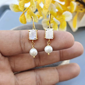 Pendientes de Moda para Mujer, Chapados en Oro de 18k, con Cabujón de Piedra Lunar Arcoíris Natural al por Mayor y Perla Redonda - Product Image 4