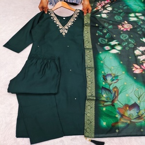Increíble color de seda romana Premium con trabajo manual Kurti Pant y Dupatta Mujeres Fabricante de moda de Surat a la tarifa más baja - Product Image 1