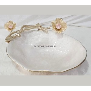 Flores Diseñador Chapado en oro y color blanco Textura única Calidad de lujo Metal Hecho Frutas Servir y Decoración de mesa Tazón - Product Image 3