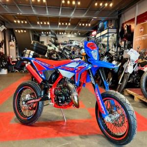 Motocyclettes Beta RR Motard 2T 50cc 50 Sports à siège bas pour l'EXPORTATION - Product Image 1