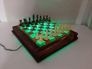 ชุดกระดานหมากรุกไม้และเรซินแบบกำหนดเองชุดเกมหมากรุกหรูหราทำจากเรซิ่นสีแดงสีดำชิ้นหมากรุกโดยหัตถกรรม tayyab - Product Image 4