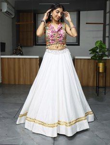 最新设计师纯人造丝棉印花<span class=keywords><strong>Kodi</strong></span>作品Lehenga Choli By FabZone - Product Image 4