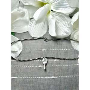 Collar George Rios Dahlia y Plata de Ley con Engaste de Algodón de Azúcar, Regalo para Cualquier Ocasión - Product Image 2