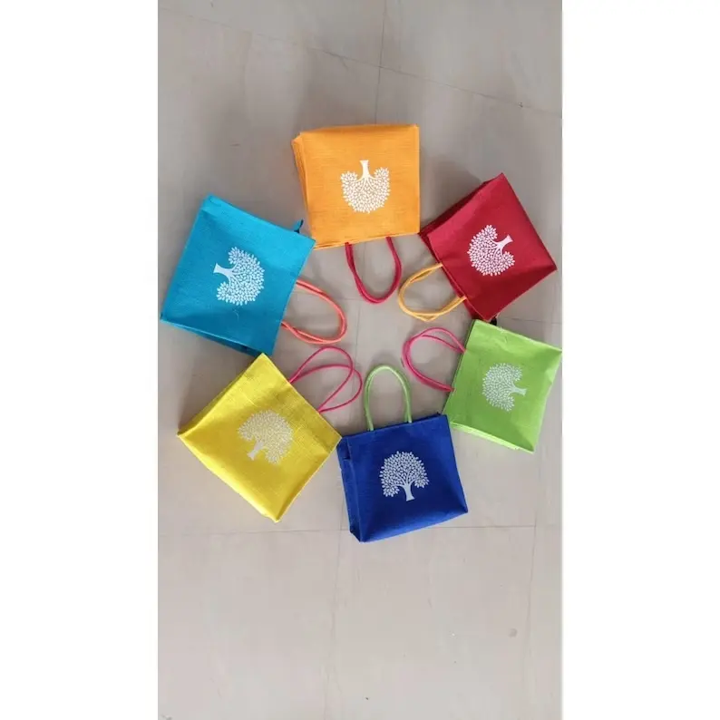 أكياس الجوت المصنوعة يدويا المطبوعة لإرجاع الهدايا أكياس ثامبوولام هدايا الزفاف حقيبة الغداء هدايا متعددة الألوان الهدايا