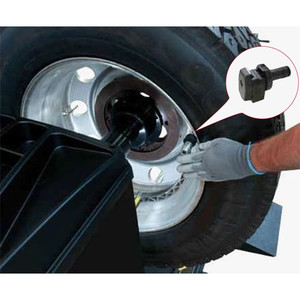 Équilibreuse de roues pour camions Corghi Service Pro 150 avec élévateur – Équipement efficace d'alignement de roues pour ateliers de pneus - Product Image 5
