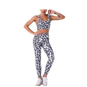 Ensemble de yoga personnalisé en gros imprimé par sublimation, leggings taille plus pour soulever les fesses et soutien-gorge de sport, vêtements de sport respirants - Product Image 1