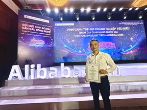 Proveedor de aceite lubricante de Vietnam buen precio y personalizado disponible para todos los motores de gasolina 20W50 API SJ lata 4L - Product Image 6