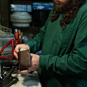 Carteras de negocios de alta calidad de cuero genuino al por mayor con baja MOQ Trending Custom Logo Multi Card Trifold Wallet - Product Image 5