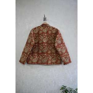 Chaqueta de mujer acolchada, reversible, ecológica, hecha a mano en India, con estampado floral en bloques sobre algodón, cálida, de manga larga, estilo étnico para invierno. - Product Image 4