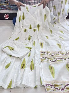 Vêtements kurtis indiens pakistanais en viscose de soie georgette imprimés pour femmes motifs élégants d'Inde pour - Product Image 3