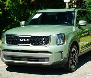 Verde Usado 2024 para Telluride SX-X-Pro AWD, Llantas de Aleación R18 Izquierdas, Asientos de Cuero, Sistema de Navegación Automático, Tercera Fila de Asientos, Luces - Product Image 1