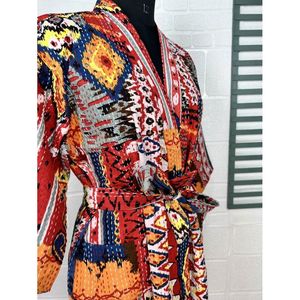 ชุดกิโมโนยาวแบบกลับด้านได้ Kantha Pur สีเขียวพาสเทล ลายสัตว์ ผ้าฝ้าย สำหรับคลุมชุดว่ายน้ำ - Product Image 5
