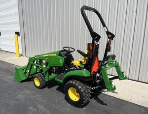 Chargeuse sur pneus compacte d'occasion avec godet frontal 4x4, mini-chargeuse pour travaux agricoles et de construction - Product Image 4
