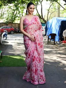 Exclusivo Saree de Georgette con Diseño de Diseñador y Blusa Elegante, con Estampados Florales a Mano, Estilo Étnico Moderno, Ideal para Fiestas - Product Image 4