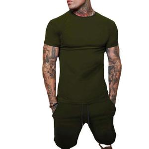 Ensemble de vêtements de jogging en coton deux pièces d'été personnalisés en usine pour hommes T-shirt et short avec logo uni survêtement de sport - Product Image 4