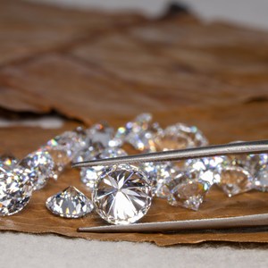 Moissanita blanca de corte brillante cultivado en laboratorio certificado 3mm-12mm D Color 1ct piedra suelta rellena para forma de triángulo certificado para - Product Image 4