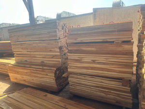 Suministro directo de fábrica de madera de teca duradera de Laos Tamaños aserrados limpios en patrones redondos y cuadrados para pisos - Product Image 3