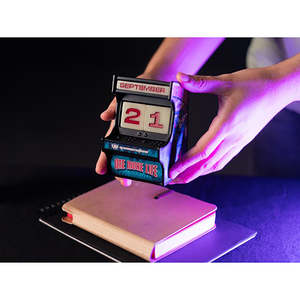 Calendario Arcade 3D Perpetuo Gameration One More Life para Gamers y Uso en Oficina - Product Image 4