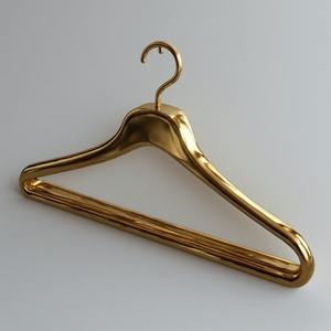 Cintre en laiton traditionnel pour magasins de vêtements, cuisines, hôtels - Construction durable avec un design épuré - Product Image 1