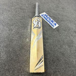 2026 CA Pro édition limitée Haute performance Willow Qualité supérieure 2.7lbs Grade 1 Batte de cricket en saule Marque pakistanaise - Product Image 2