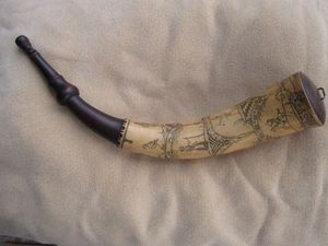 Taza de cerámica de cuerno vikingo festivo hecho a mano para hidromiel y cerveza para fiestas navideñas y alegrías navideñas - Product Image 4