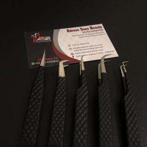 Pince à cils japonaise en acier inoxydable durable en gros noir mat avec pointe pointue outil d'extension de cils de marque privée - Product Image 2