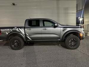 Ford Ranger Raptor SuperCrew 4WD 2024, automatique, conduite à gauche, sièges en cuir foncé, pneus R19, toit ouvrant - Product Image 3