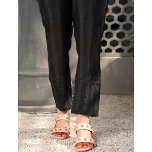Pantalon MELIKE 100% soie brodée, tissu crêpe respirant pour soie brute avec de belles broderies - Product Image 1